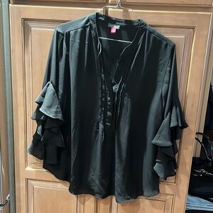 Vince Camuto 3/4 ruffle sleeve blouse, pleated v-neck collar, black, sz XL, EUC